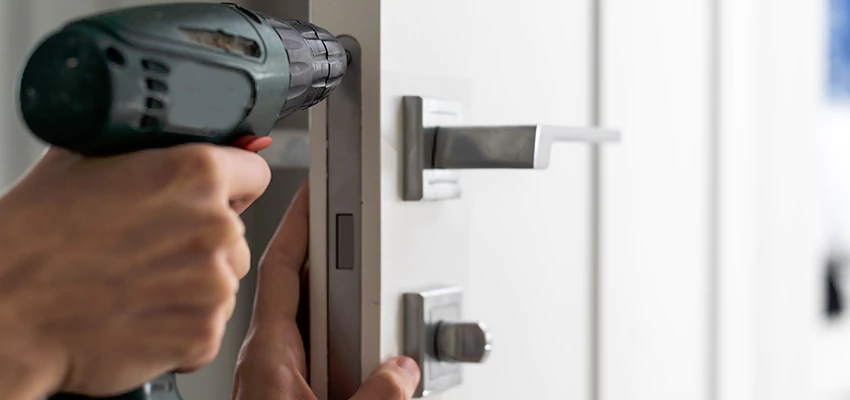 Locksmith For Lock Replacement Near Me in Old Fig Garden, CA