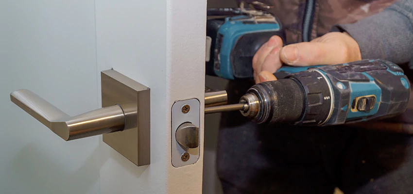 Broken Door Handle Lock Repair in Old Fig Garden, California
