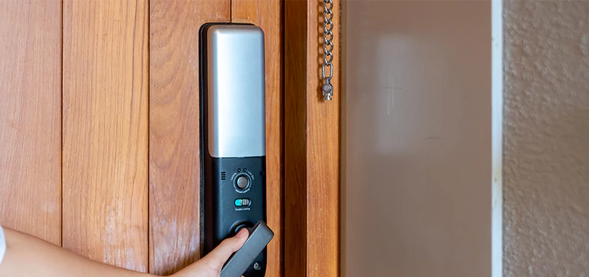 Home Security Electronic Locks Upgrades in Old Fig Garden, CA